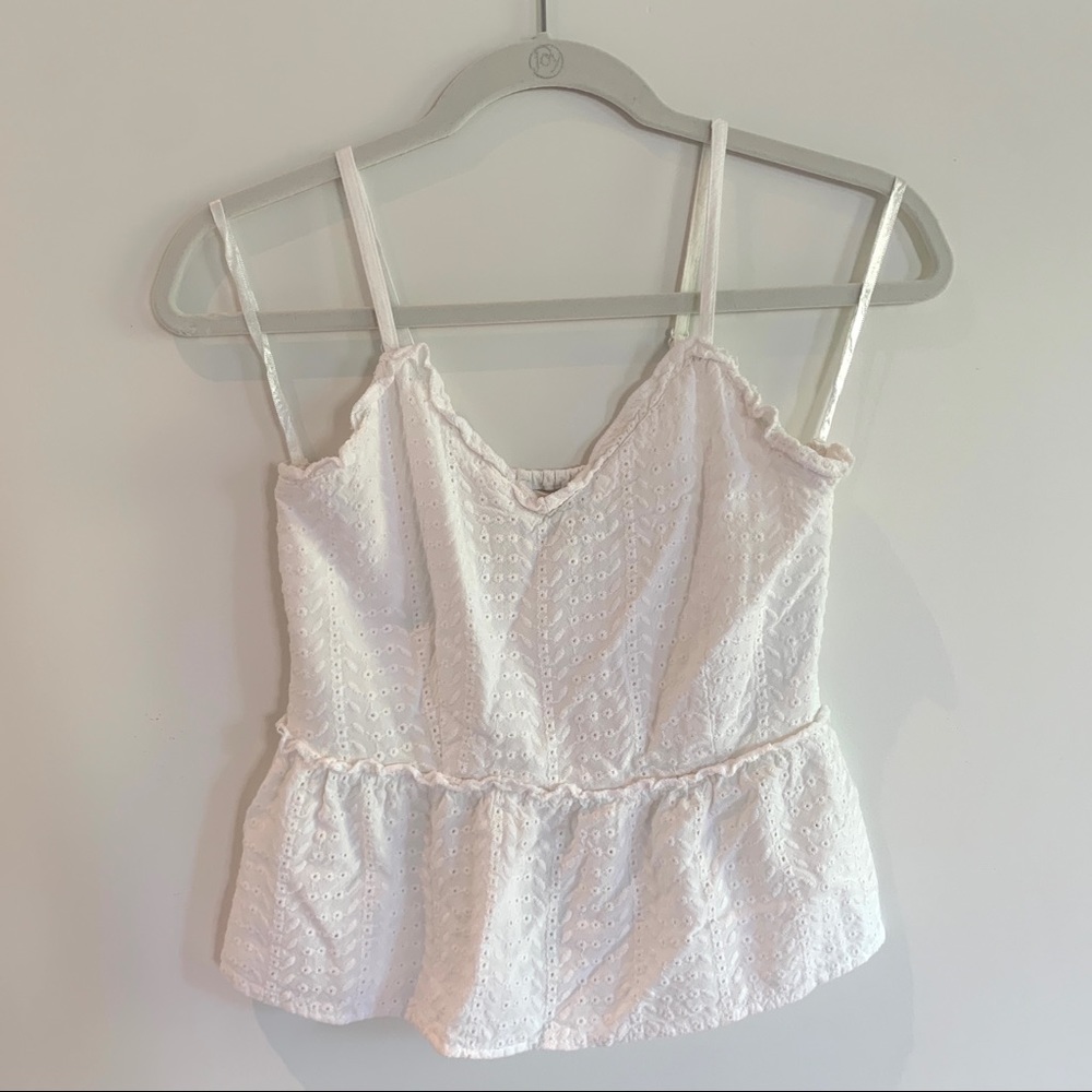 Sim & Sam peplum cami (xs, color white eyelet pattern)